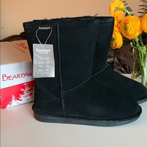 Black Emma short Bearpaw cold weather boots.